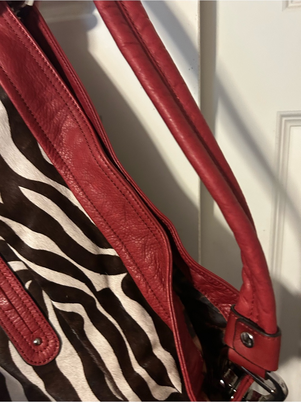 B. Markowsky, Zebra Print, Shoulder Bag - Picture 9 of 16